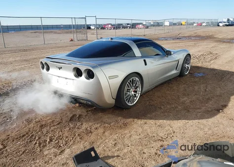 2005 Chevrolet Corvette z USA, uszkodzony, nr VIN 1G1YY24U355103131